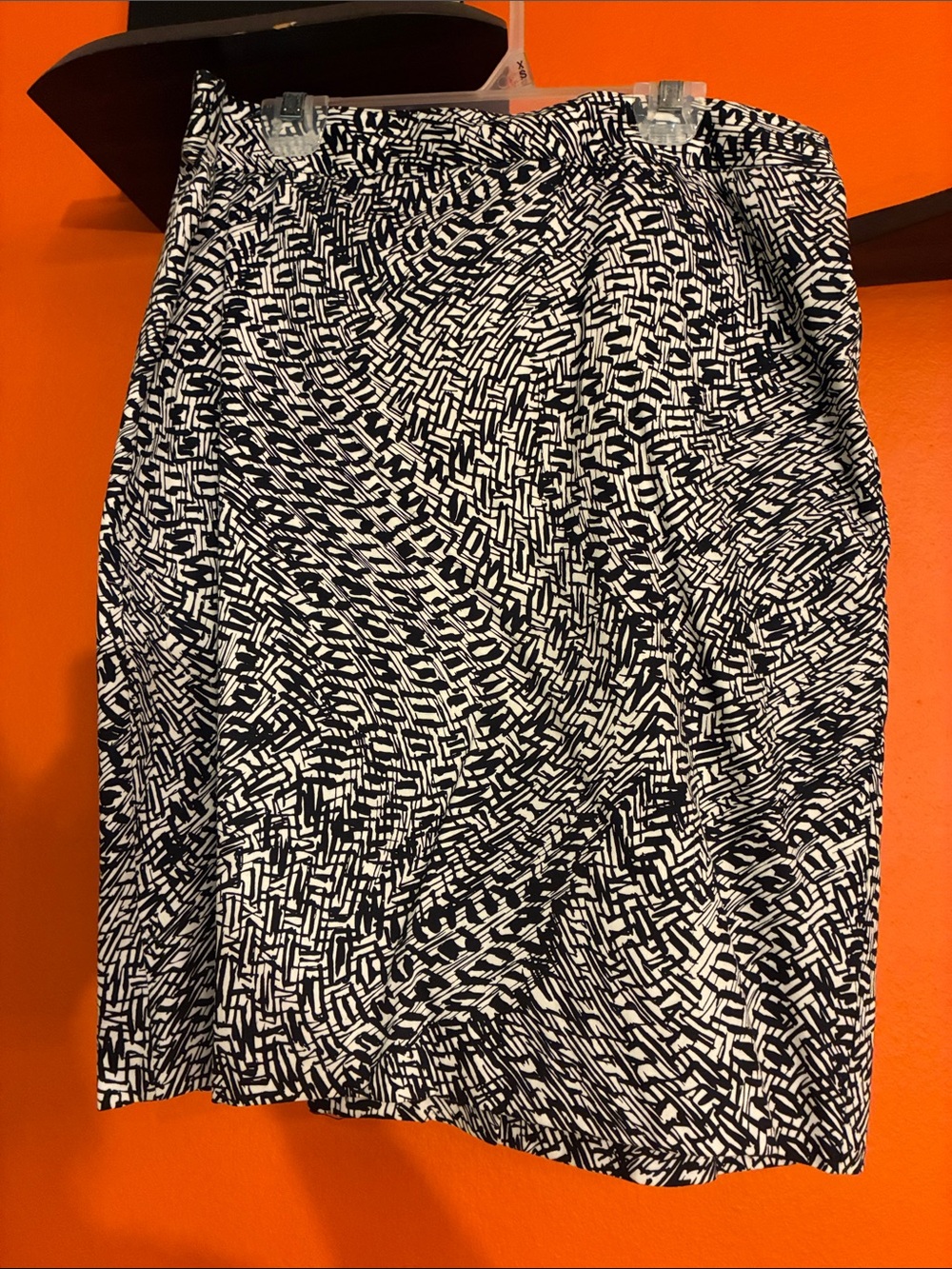 Van Heusen Black & White Geometric Pencil Skirt